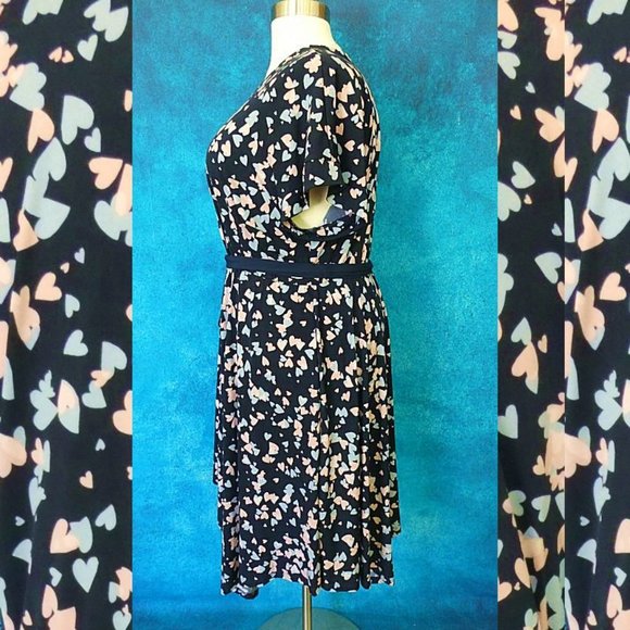 NWT Torrid Shark Bite Blue Pink Heart Dress Size 3 (22-24) - Picture 4 of 10